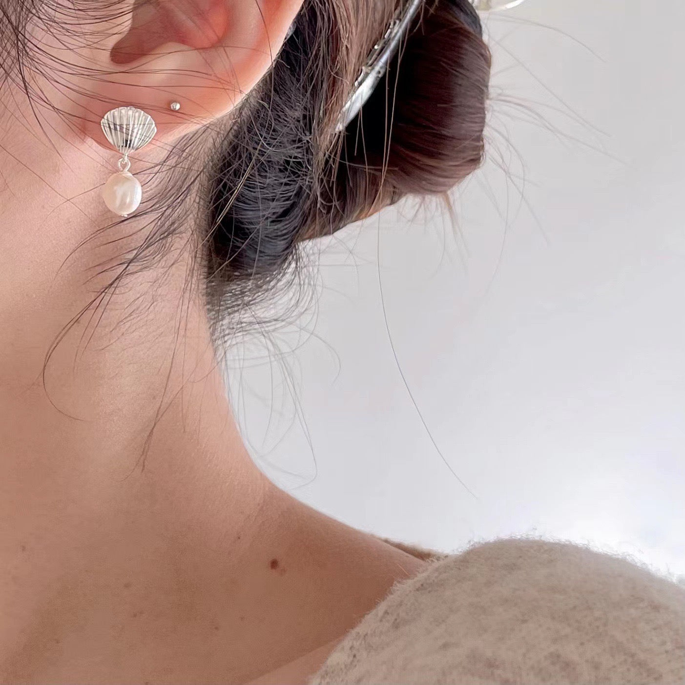 Scallop Shell Freshwater Pearl Earrings